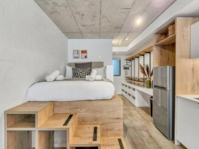 Secure Elegant Apartment Near Sea Point